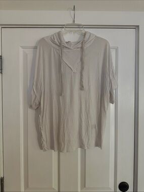 POL Men's Short-Sleeve Hoodie in Light Beige